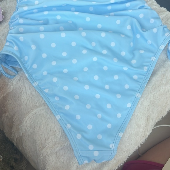 Wild Fable Women's Side-Cinch Detail One Piece Swimsuit - Picture 6 of 9